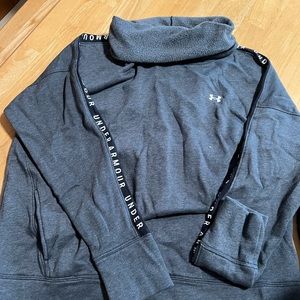 woman’s underarmor pull over